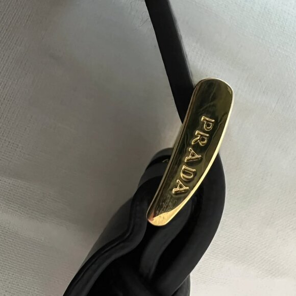 PRADA Re-Nylon Spazzolato Arque Shoulder Bag in Black - Picture 4 of 13